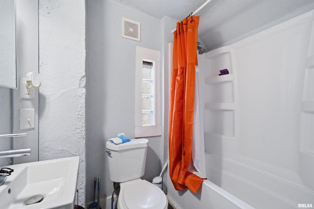 626 HAUNGS Avenue, Peoria, IL 61603