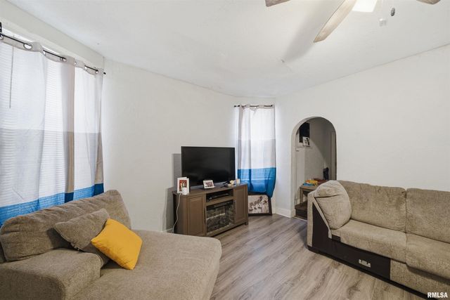 626 HAUNGS Avenue, Peoria, IL 61603