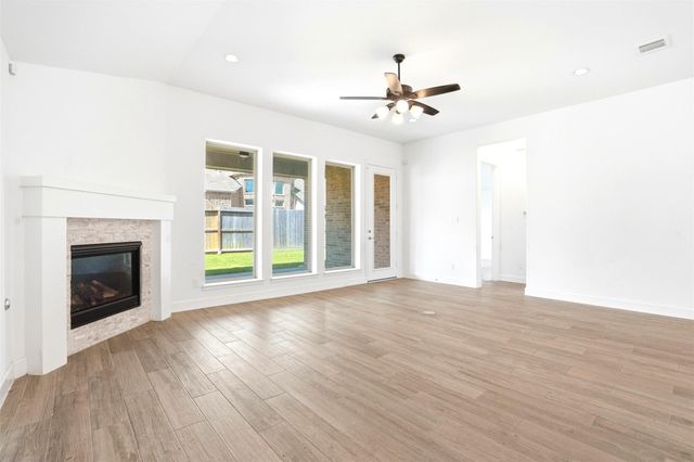 2202 Mallow Lane, Brookshire, TX 77423