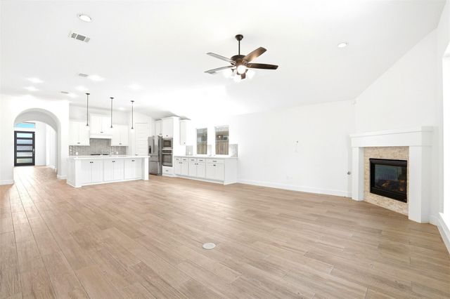 2202 Mallow Lane, Brookshire, TX 77423