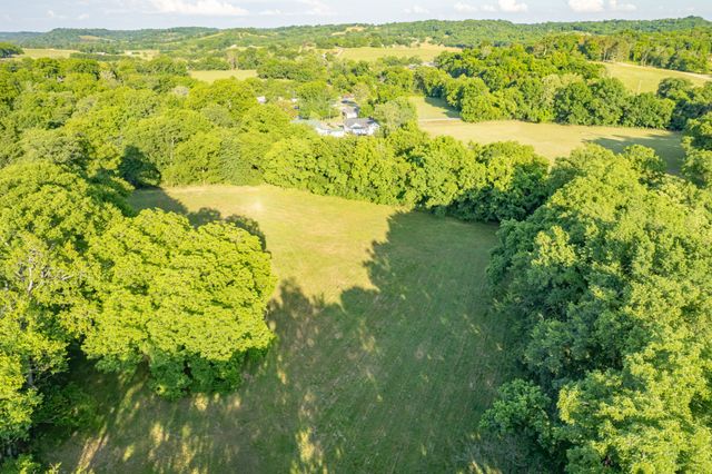 1586 Main St, Lynnville, TN 38472