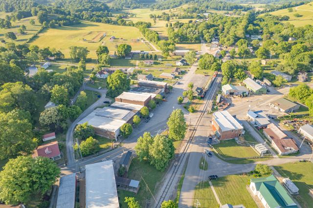 1586 Main St, Lynnville, TN 38472