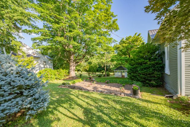 1586 Main St, Lynnville, TN 38472