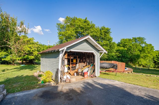 1586 Main St, Lynnville, TN 38472