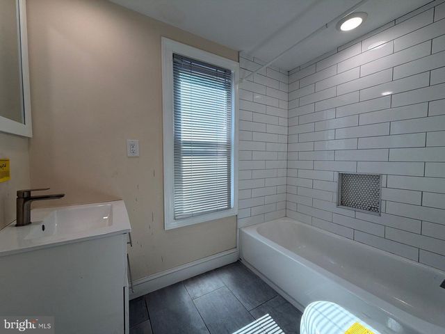 608 WINTON ST, Philadelphia, PA 19148