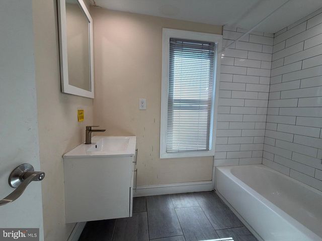 608 WINTON ST, Philadelphia, PA 19148