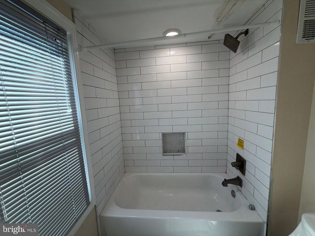 608 WINTON ST, Philadelphia, PA 19148