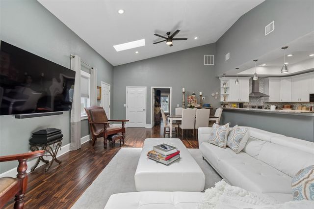 1024 16TH AVENUE N, St Petersburg, FL 33704