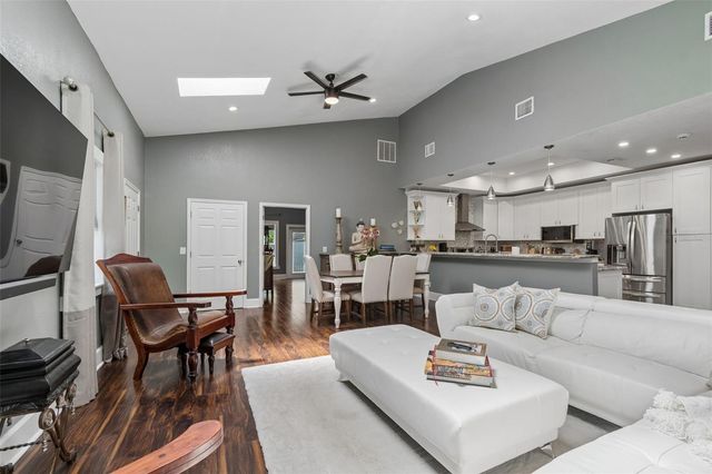 1024 16TH AVENUE N, St Petersburg, FL 33704