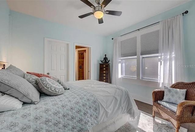 1024 16TH AVENUE N, St Petersburg, FL 33704