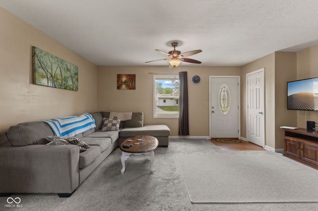 339 Parkway Street, Whiteland, IN 46184