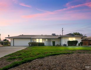 405 Oak Fair Way, Bakersfield, CA 93309