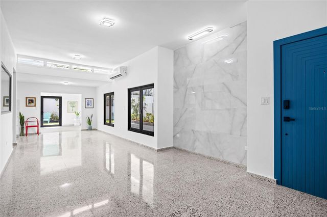 J25 CALLE COSTA BRAVA, Dorado, PR 00646