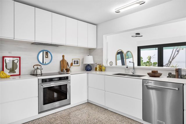 J25 CALLE COSTA BRAVA, Dorado, PR 00646