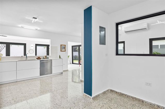 J25 CALLE COSTA BRAVA, Dorado, PR 00646