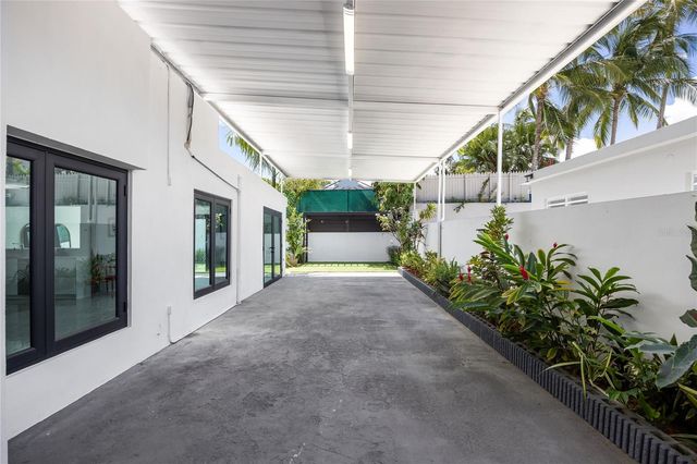 J25 CALLE COSTA BRAVA, Dorado, PR 00646