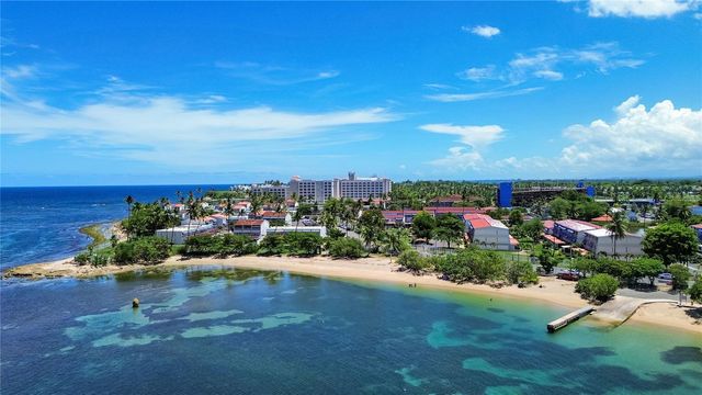 J25 CALLE COSTA BRAVA, Dorado, PR 00646