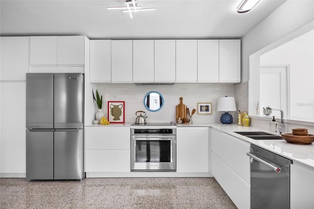 J25 CALLE COSTA BRAVA, Dorado, PR 00646