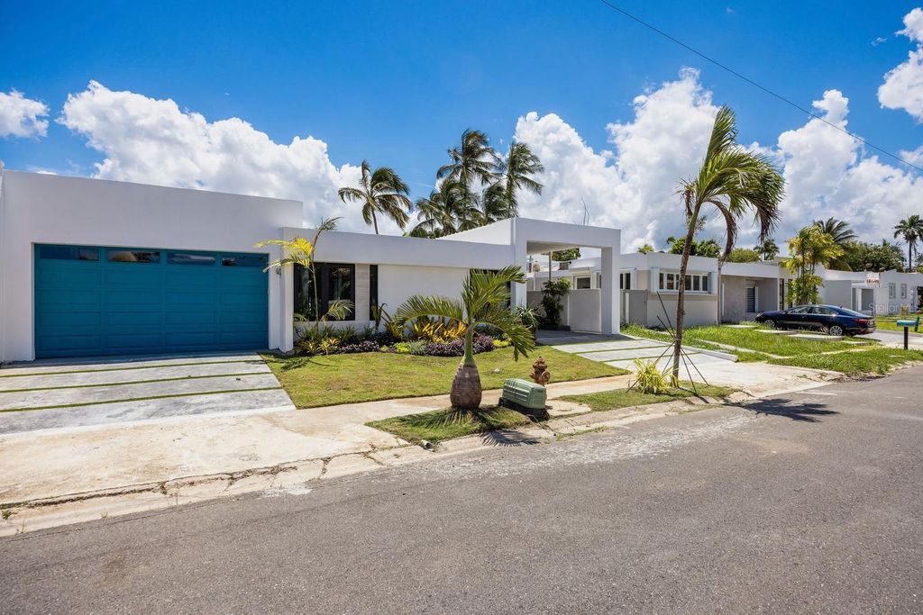 J25 CALLE COSTA BRAVA, Dorado, PR 00646