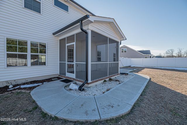 951 Appaloosa Trail, Grimesland, NC 27837