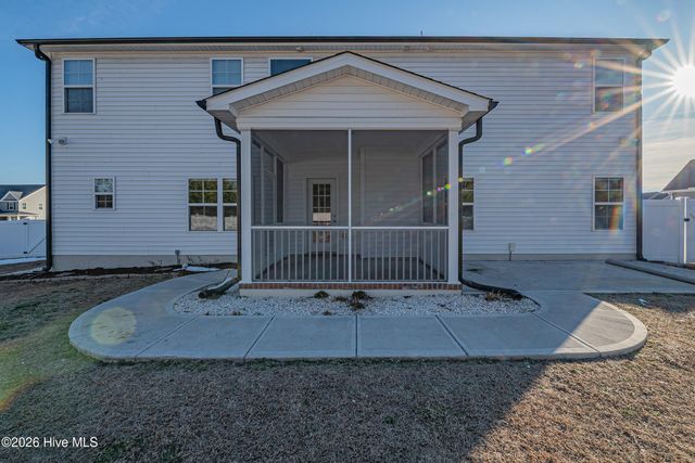 951 Appaloosa Trail, Grimesland, NC 27837