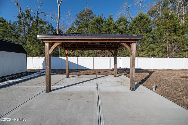 951 Appaloosa Trail, Grimesland, NC 27837