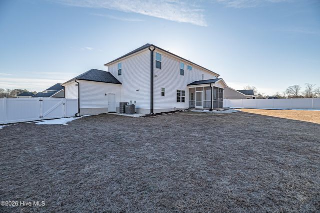 951 Appaloosa Trail, Grimesland, NC 27837