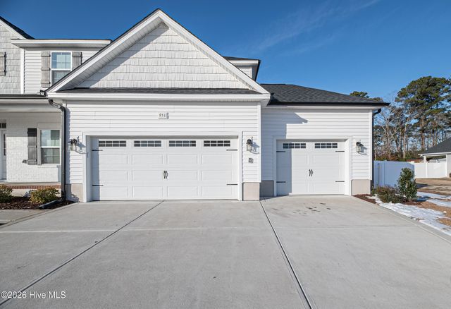 951 Appaloosa Trail, Grimesland, NC 27837