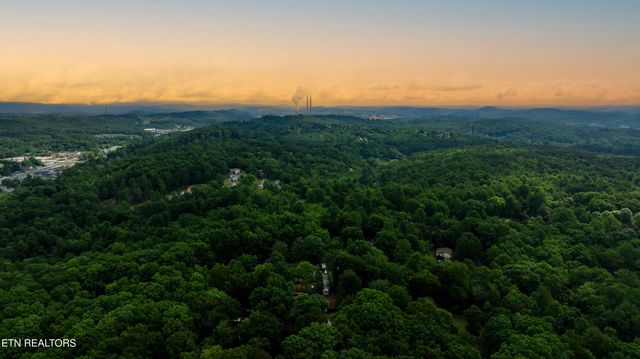 124 &118 Nickey Lane, Harriman, TN 37748