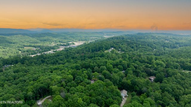 124 &118 Nickey Lane, Harriman, TN 37748