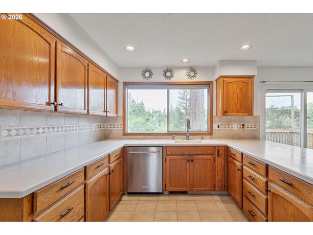1975 Ne 2ND Pl, Hillsboro, OR 97124