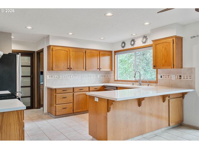 1975 Ne 2ND Pl, Hillsboro, OR 97124