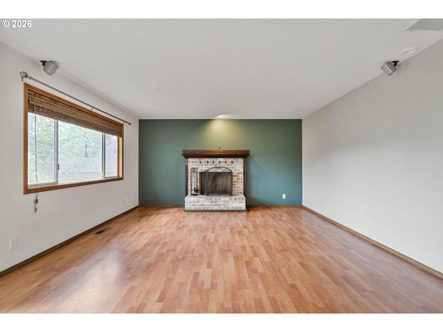 1975 Ne 2ND Pl, Hillsboro, OR 97124