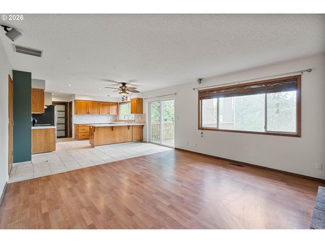 1975 Ne 2ND Pl, Hillsboro, OR 97124