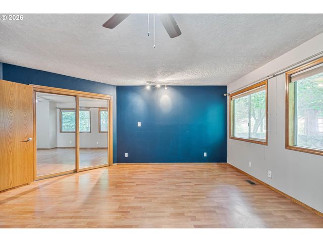1975 Ne 2ND Pl, Hillsboro, OR 97124