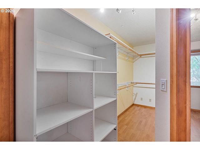 1975 Ne 2ND Pl, Hillsboro, OR 97124