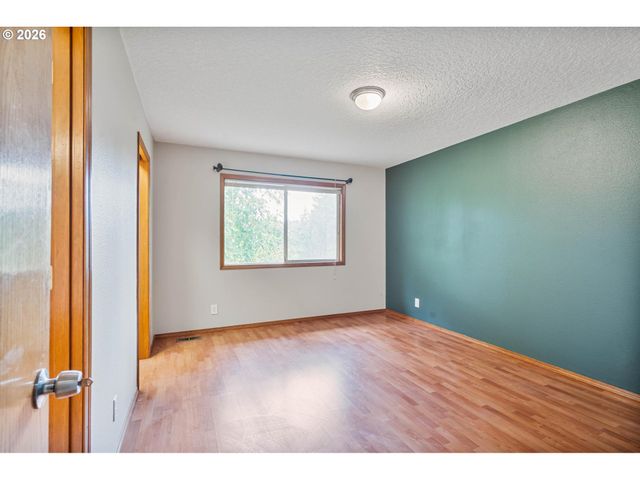 1975 Ne 2ND Pl, Hillsboro, OR 97124