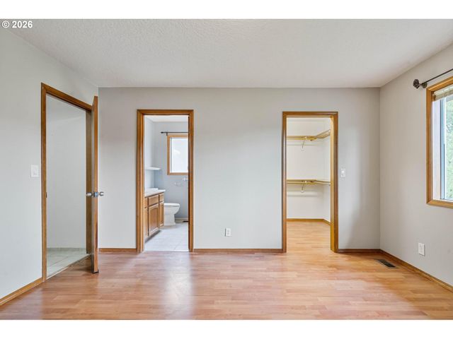 1975 Ne 2ND Pl, Hillsboro, OR 97124