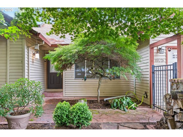 1975 Ne 2ND Pl, Hillsboro, OR 97124