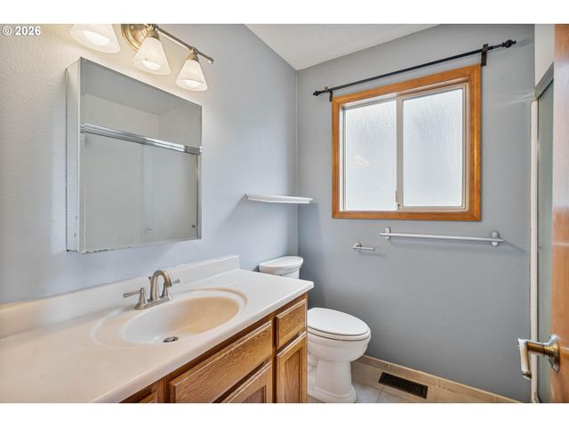 1975 Ne 2ND Pl, Hillsboro, OR 97124