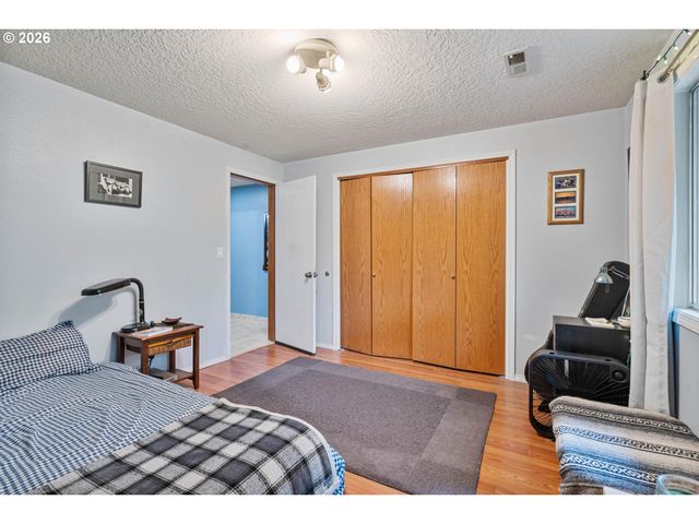 1975 Ne 2ND Pl, Hillsboro, OR 97124