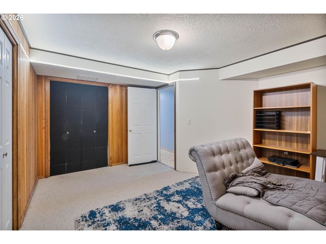 1975 Ne 2ND Pl, Hillsboro, OR 97124