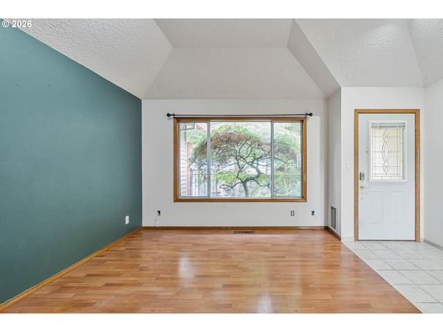 1975 Ne 2ND Pl, Hillsboro, OR 97124