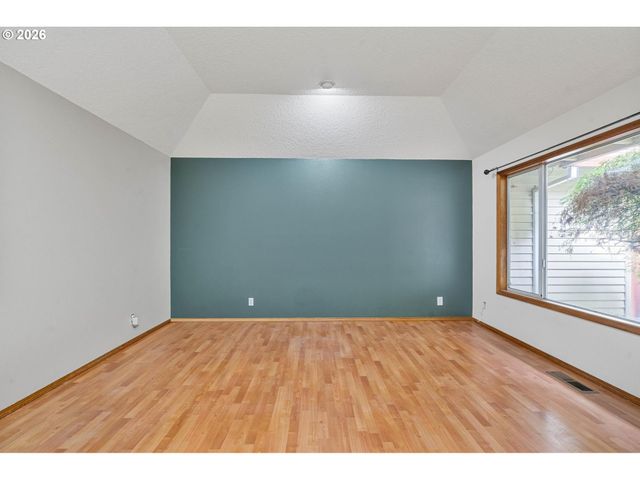 1975 Ne 2ND Pl, Hillsboro, OR 97124