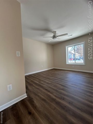 2488 Willow Beach Street, Keego Harbor, MI 48320