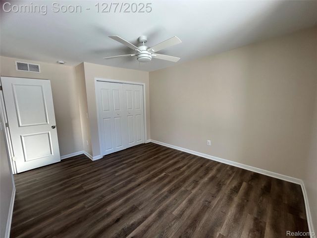 2488 Willow Beach Street, Keego Harbor, MI 48320