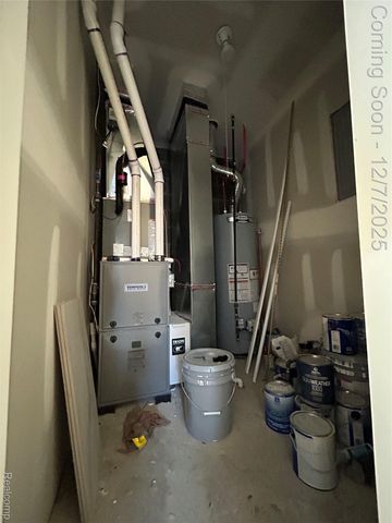 2488 Willow Beach Street, Keego Harbor, MI 48320