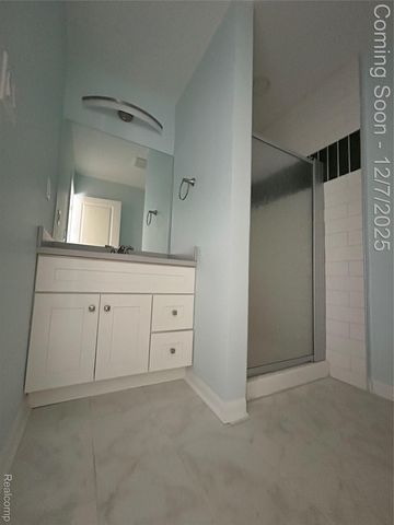 2488 Willow Beach Street, Keego Harbor, MI 48320