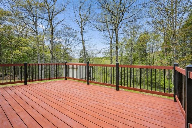 35 Haynes Road, Deerfield, NH 03037