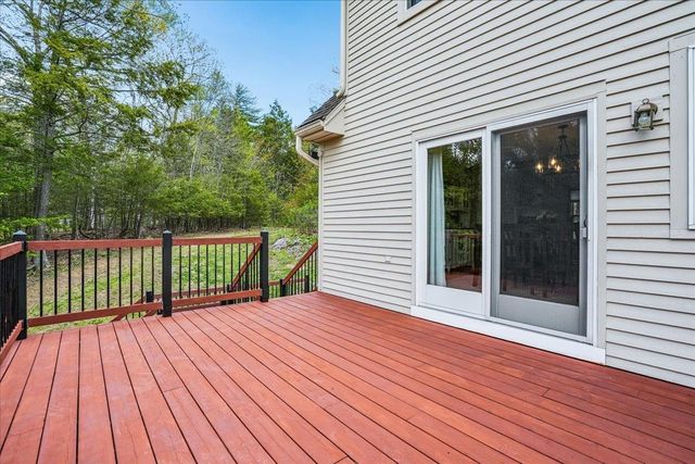 35 Haynes Road, Deerfield, NH 03037